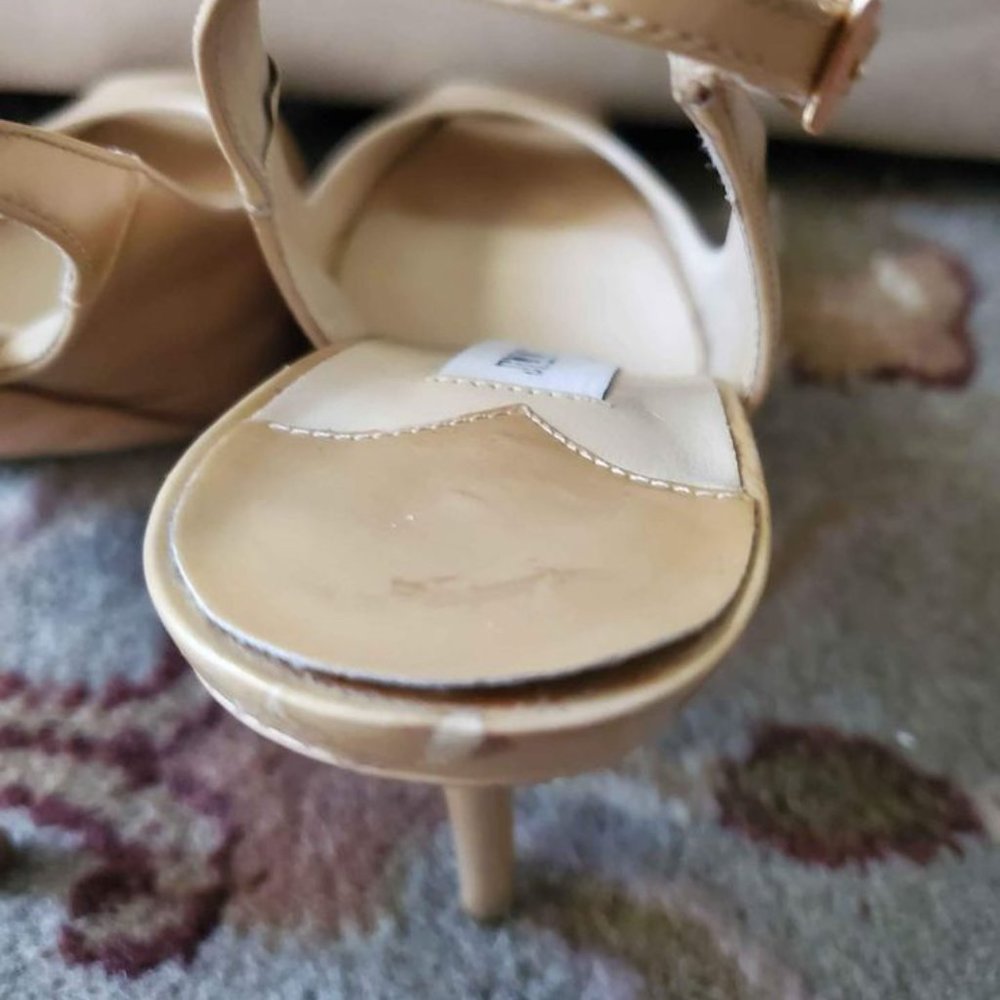 JIMMY CHOO 'NOVA' NUDE PATENT PEEP-TOE SLING BACK HIGH HEEL W/ PLATFORM SZ 7.5 - Picture 3 of 6